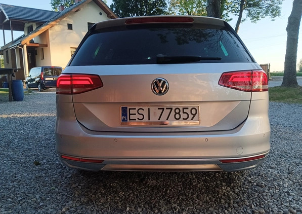 Volkswagen Passat cena 57600 przebieg: 312675, rok produkcji 2015 z Inowrocław małe 211